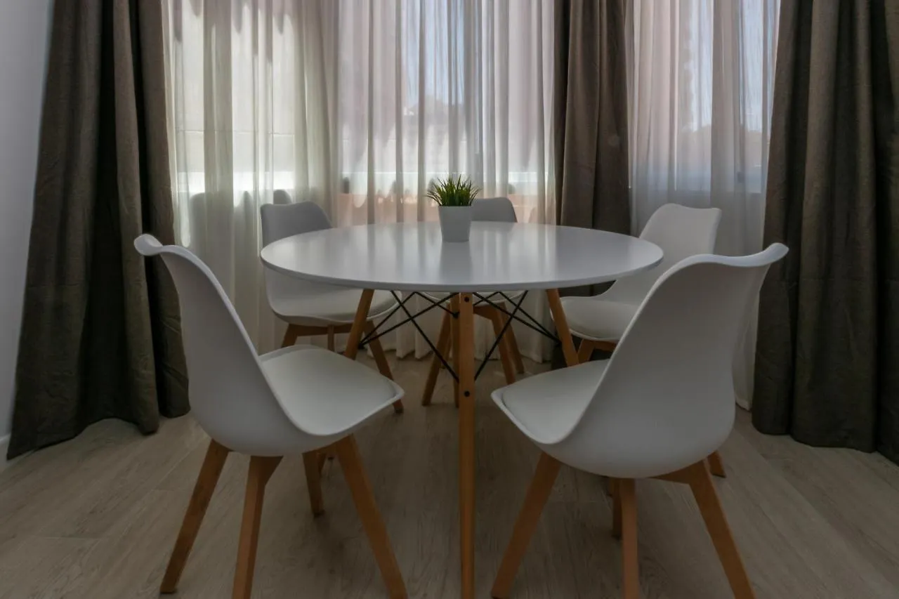 Apartment Beachfront 1Br Centre - Las Palmeras Fuengirola